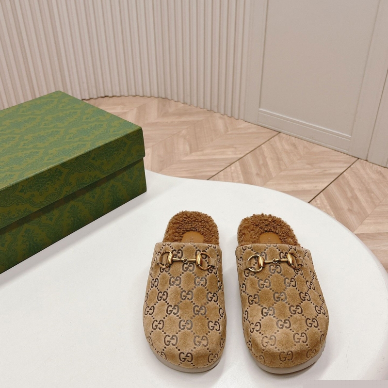 G*u*i slippers